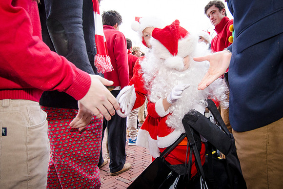 holiday_handshake_wkl_5079