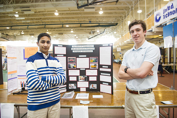 sciencefair14qu_hl_8636