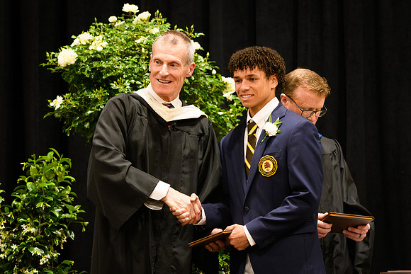 graduation25_diploma_wkl1_5274