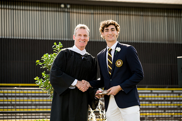 graduation22_diplomas_ah_0213