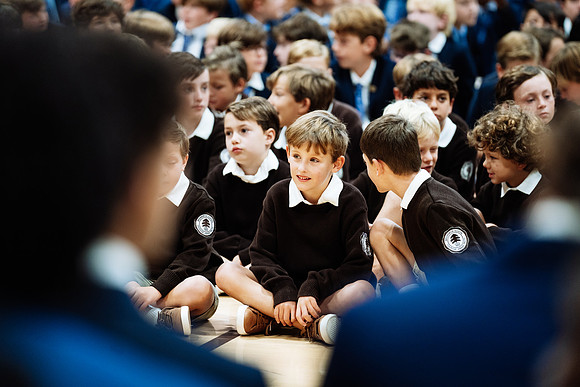 firstday24_assembly_jk_4969