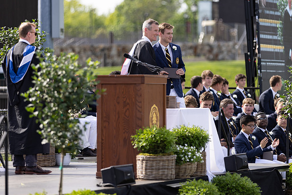 graduation22_diplomas_gh_0707