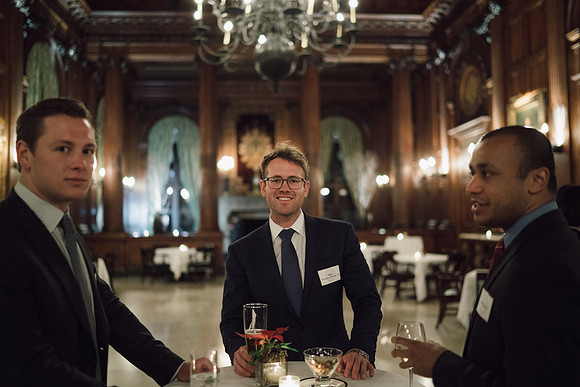 alumni_holidayparty16_jk_5072