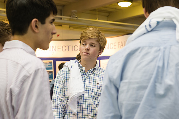 sciencefair14qu_hl_8749